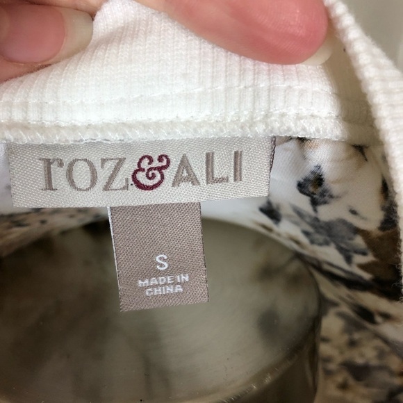 Floral zip up‎ - Picture 8 of 8